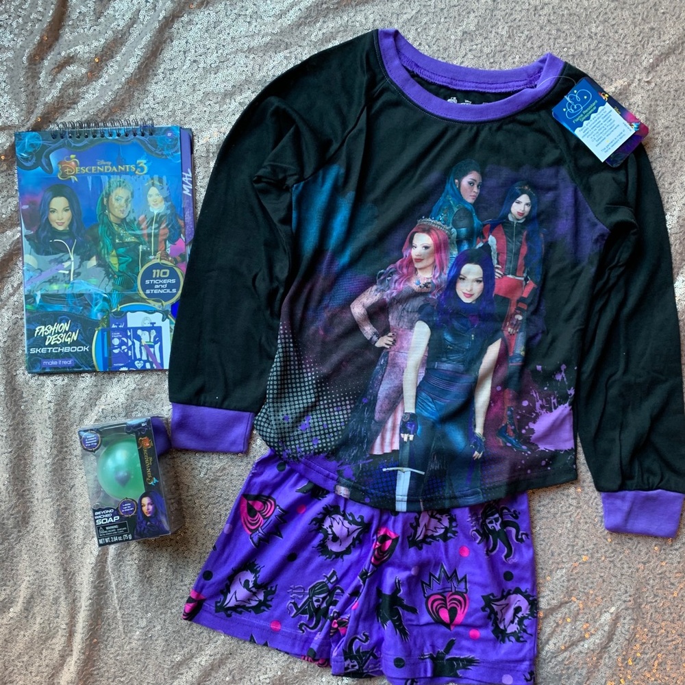 Descendants 3 pajama bundle